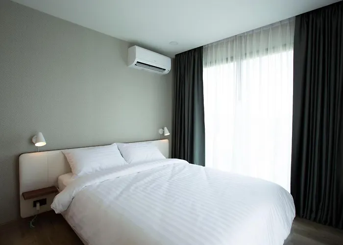 Aparthotel Parrish Serviced 4*